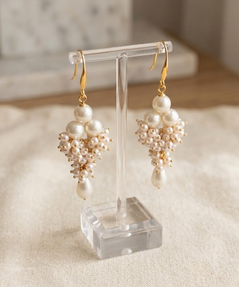 Orecchini Pendenti Grappolo con Perle Coltivate e Finiture Dorate | Handmade Italia