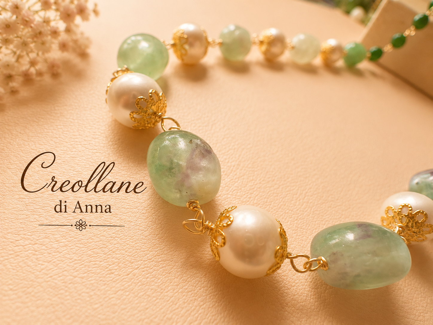 Collana Rosario Pietre Naturali – Fluorite, Crisoprasio Verde e Perle di Maiorca Bianco Caldo
