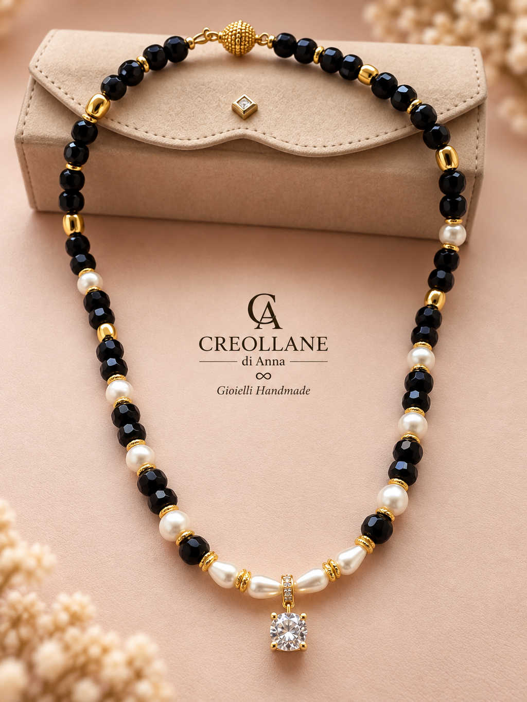 Collana Monofilo Onice Nero, Perle di Maiorca, Perle di Fiume e Pendente Pavè | Made in Italy