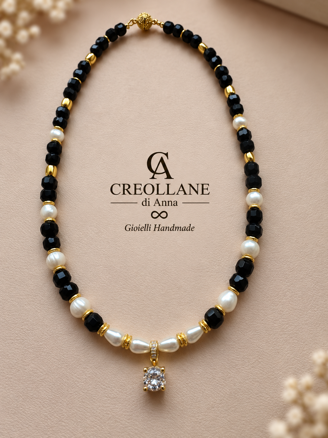 Collana Monofilo Onice Nero, Perle di Maiorca, Perle di Fiume e Pendente Pavè | Made in Italy