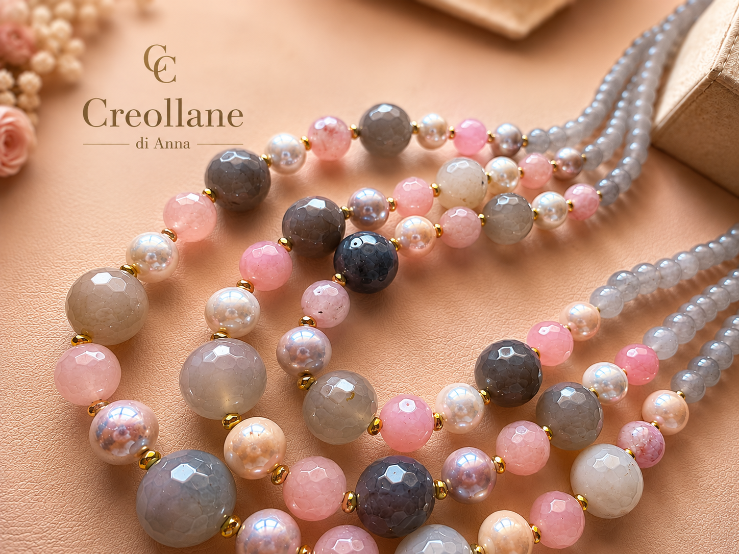Collana Girocollo Quarzo Rosa, Calcedonio Blu e Perle di Maiorca | Made in Italy