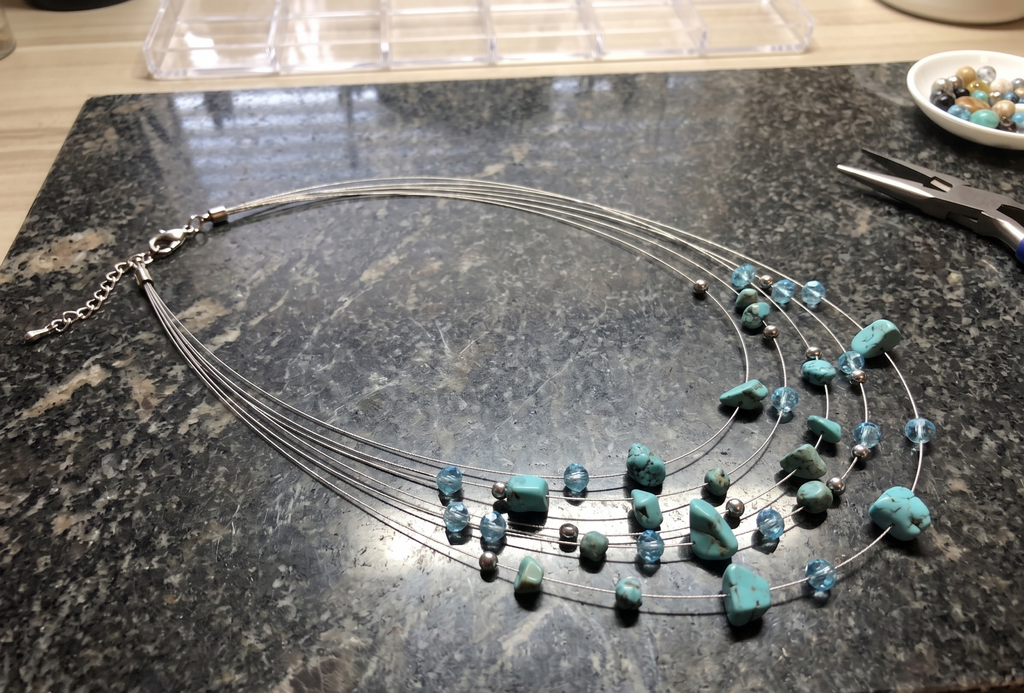 Collana Multifilo Artigianale Handmade | Acciaio, Chips di Pasta di Turchese e Cristalli | Made in Italy