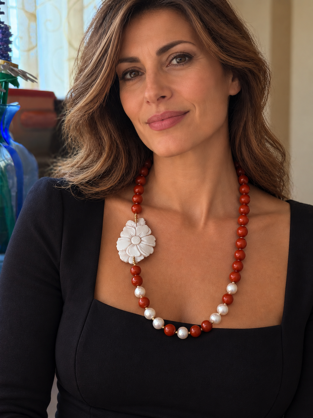 Collana Monofilo Pasta di Corallo Sardegna, Perle e Cameo Fiore | Made in Italy