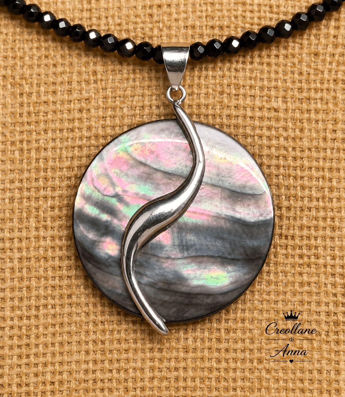 Collane Collana Girocollo Artigianale Handmade | Calcedonio Nero, Ematite e Ciondolo in Conchiglia | Made in Italy - Handmade Made in Italy