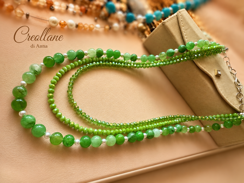 Collana Girocollo Artigianale | Multifilo Cristalli Verdi, Giadeite e Perle di Maiorca | Made in Italy