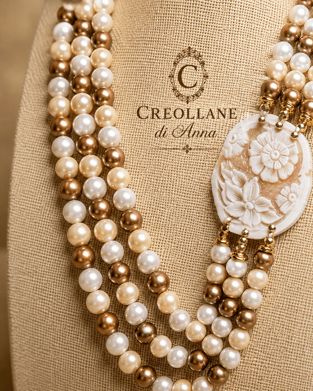 Collane Collana Multifilo Artigianale Handmade | Perle di Maiorca e Cameo Floreale in Conchiglia | Made in Italy - Handmade Made in Italy