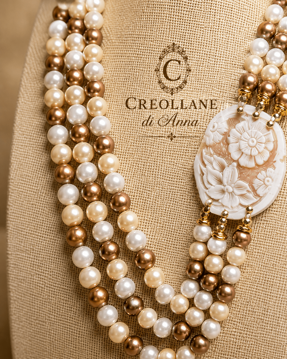 Collane Collana Multifilo Artigianale Handmade | Perle di Maiorca e Cameo Floreale in Conchiglia | Made in Italy - Handmade Made in Italy