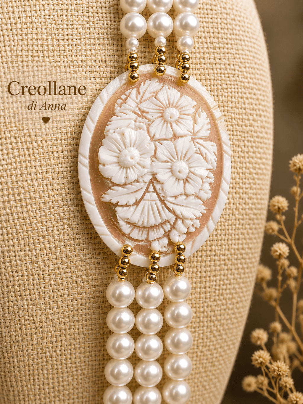 Collane Collana Multifilo Artigianale Handmade | Perle Maiorca Bianche 3 Fili e Cameo Floreale | Made in Italy - Handmade Made in Italy