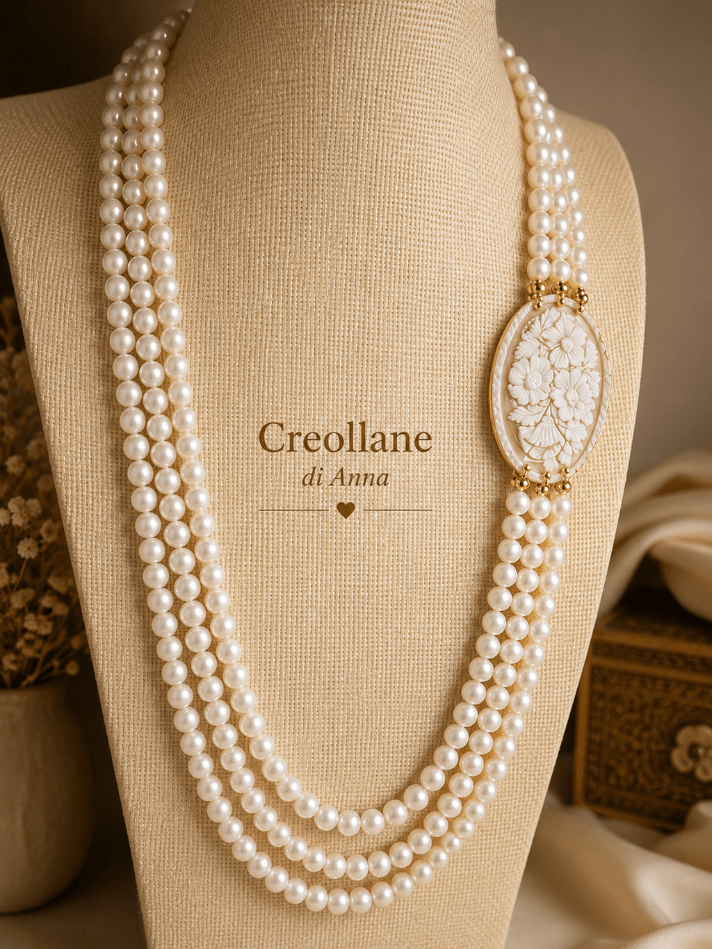 Collane Collana Multifilo Artigianale Handmade | Perle Maiorca Bianche 3 Fili e Cameo Floreale | Made in Italy - Handmade Made in Italy