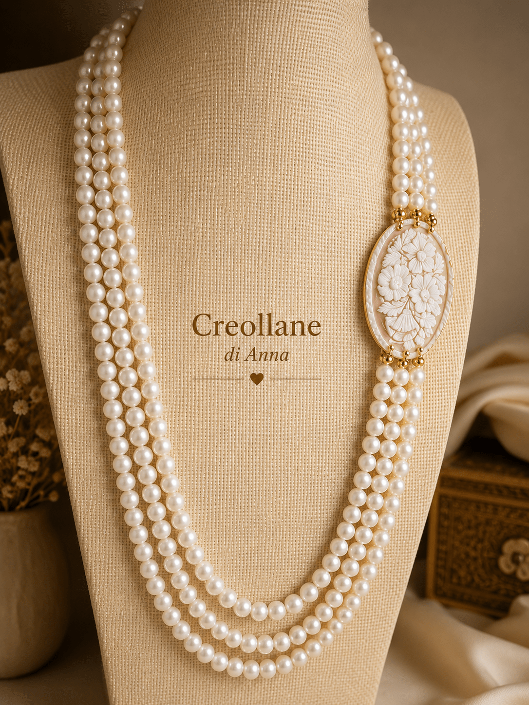 Collane Collana Multifilo Artigianale Handmade | Perle Maiorca Bianche 3 Fili e Cameo Floreale | Made in Italy - Handmade Made in Italy
