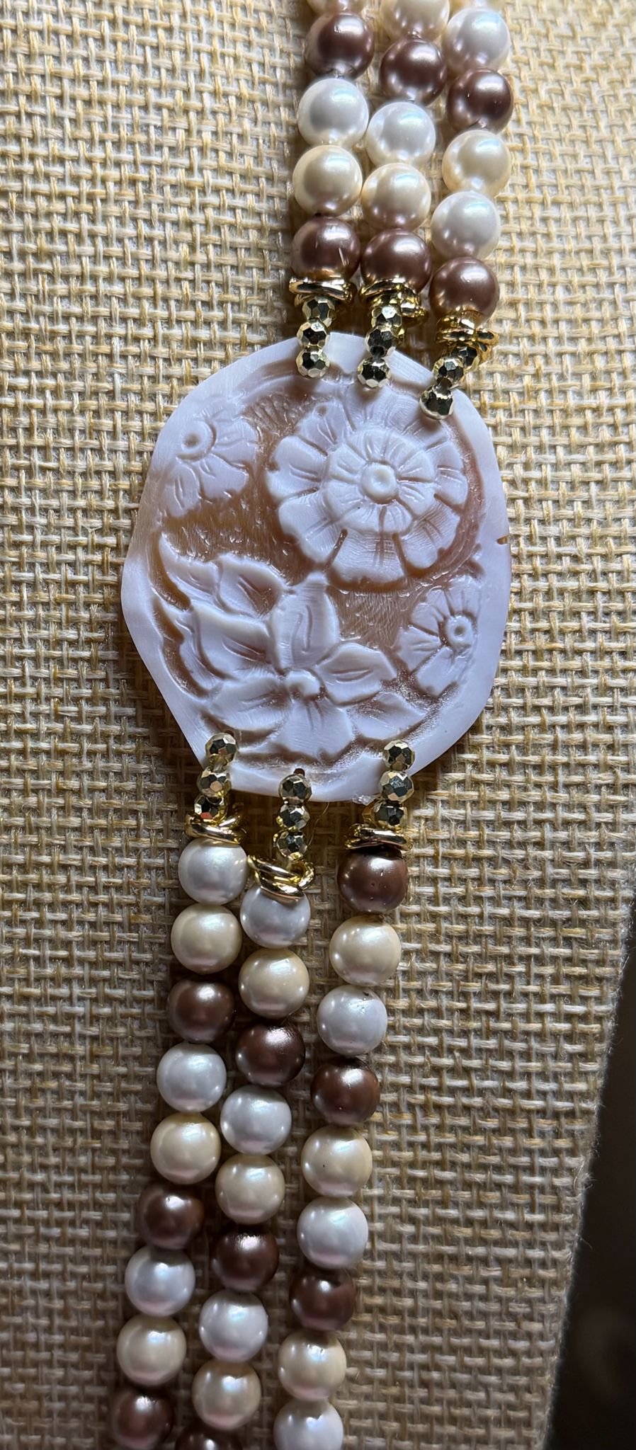 Collane Collana multifilo in perle di Maiorca e cameo | Handmade Italia - Handmade Made in Italy