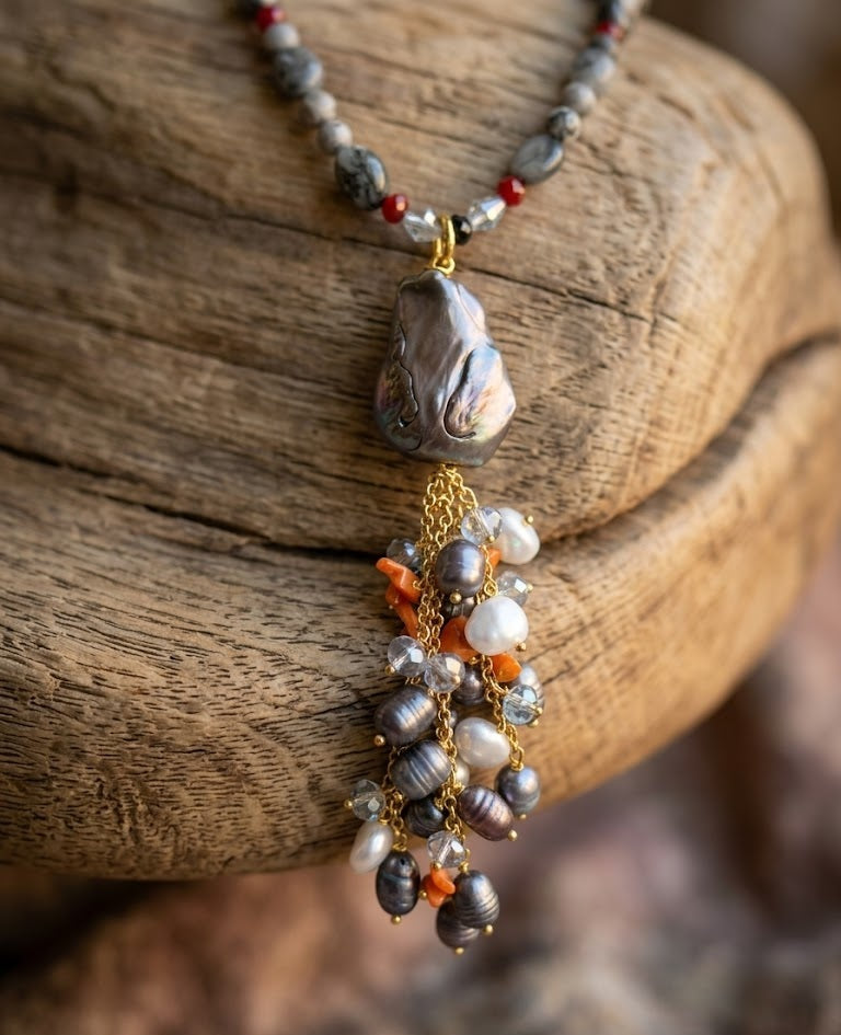 Collana Multifilo Artigianale Handmade | Diaspro Picasso, Perle Naturali, Cristalli ed Elemento Centrale in Perle e Pasta di Corallo | Made in Italy