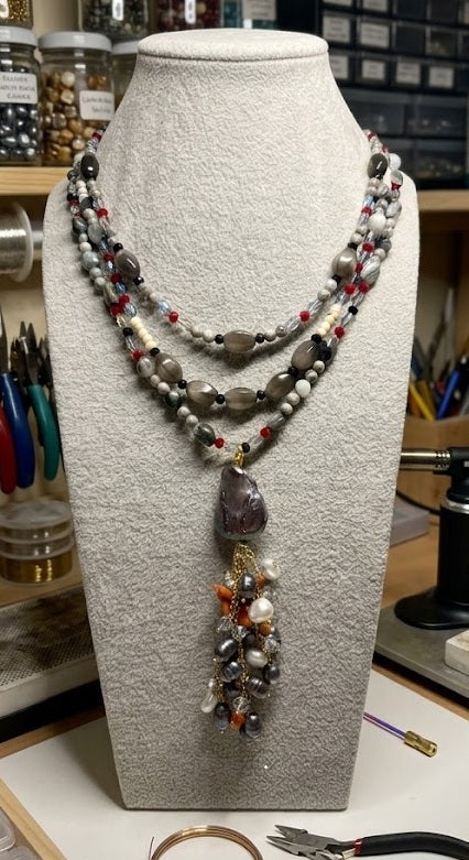 Collana Girocollo a Tre Fili in Diaspro Picasso, Perle e Pasta di Corallo | Handmade